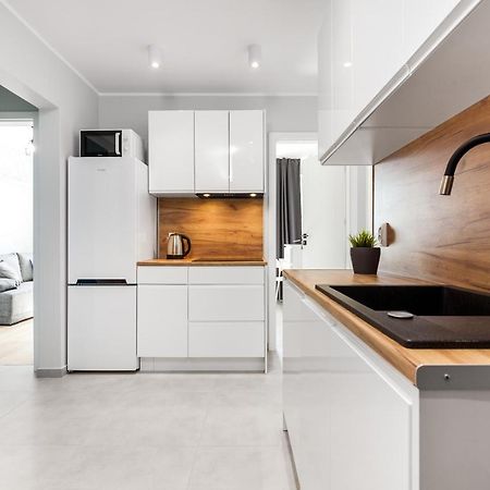 Apartamento Pokoje Gdańsk Zaspa - Pilotów 20b, 800m SKM-Zaspa, odległość do morza 3km Exterior foto