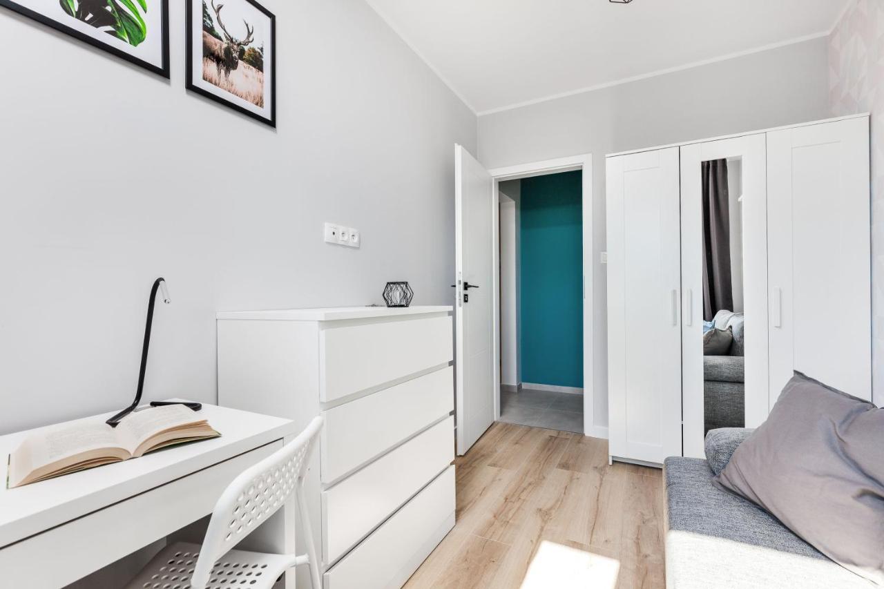 Apartamento Pokoje Gdańsk Zaspa - Pilotów 20b, 800m SKM-Zaspa, odległość do morza 3km Exterior foto