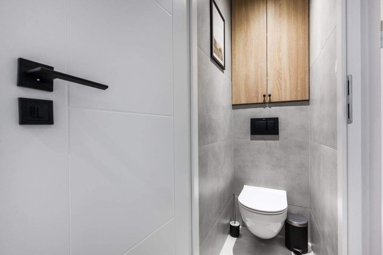 Apartamento Pokoje Gdańsk Zaspa - Pilotów 20b, 800m SKM-Zaspa, odległość do morza 3km Exterior foto