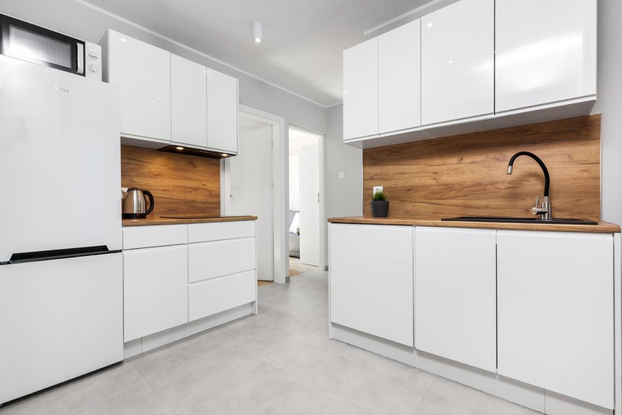 Apartamento Pokoje Gdańsk Zaspa - Pilotów 20b, 800m SKM-Zaspa, odległość do morza 3km Exterior foto