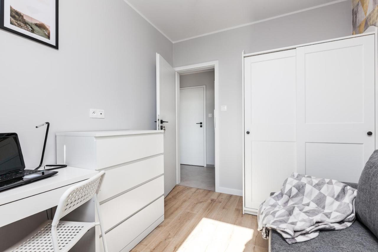 Apartamento Pokoje Gdańsk Zaspa - Pilotów 20b, 800m SKM-Zaspa, odległość do morza 3km Exterior foto