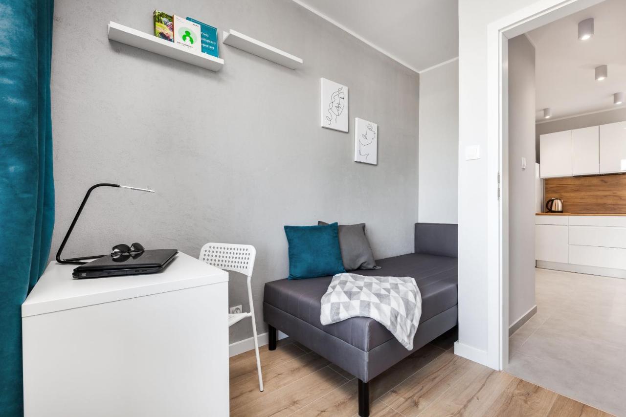 Apartamento Pokoje Gdańsk Zaspa - Pilotów 20b, 800m SKM-Zaspa, odległość do morza 3km Exterior foto